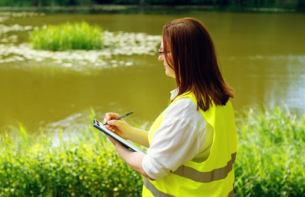 A consultant starting a flood emergency plan (FEP) on a development site close to open water